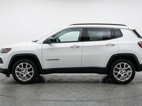 Used 2025 Jeep Compass Limited AWD/4WD image 5