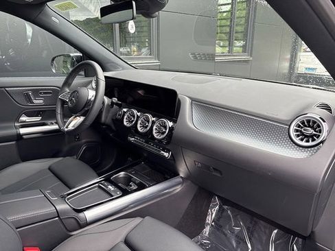 Certified 2025 Mercedes-Benz GLA 250 4MATIC image 30