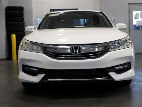 Used 2016 Honda Accord EX-L image 2