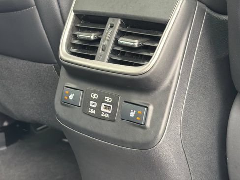 Certified 2025 Subaru Outback Limited AWD/4WD image 12
