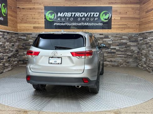 Used 2018 Toyota Highlander XLE AWD/4WD image 21