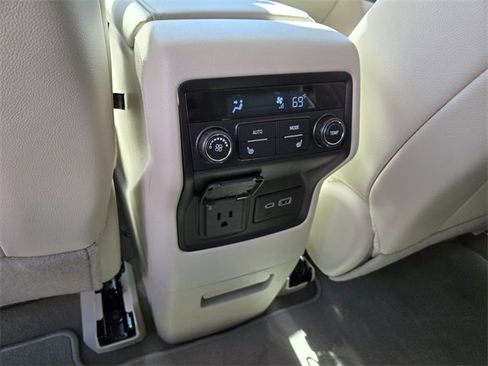 Used 2023 GMC Acadia Denali image 18