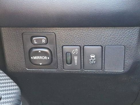 Used 2013 Toyota RAV4 XLE image 31