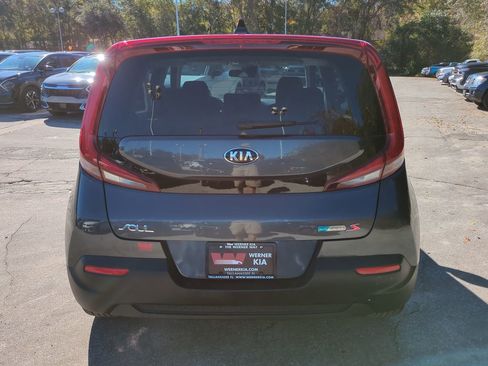 Certified 2021 Kia Soul S image 6