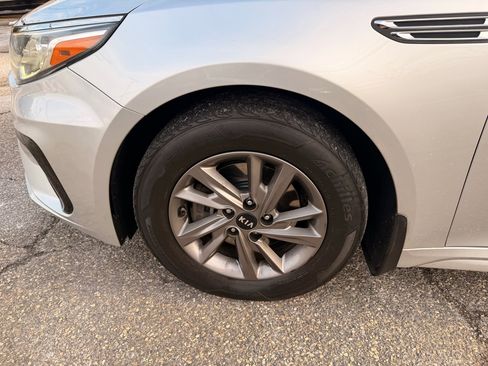 Used 2020 Kia Optima LX image 24
