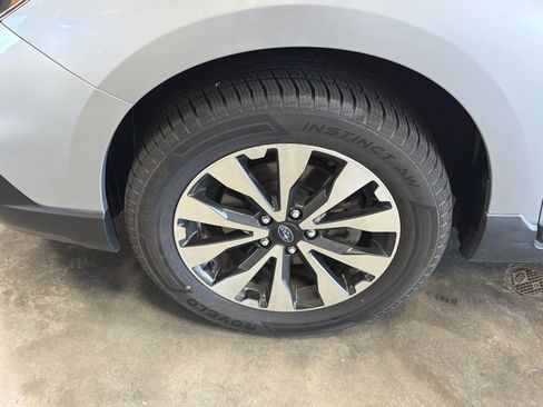 Used 2016 Subaru Outback 2.5i Limited AWD/4WD image 15