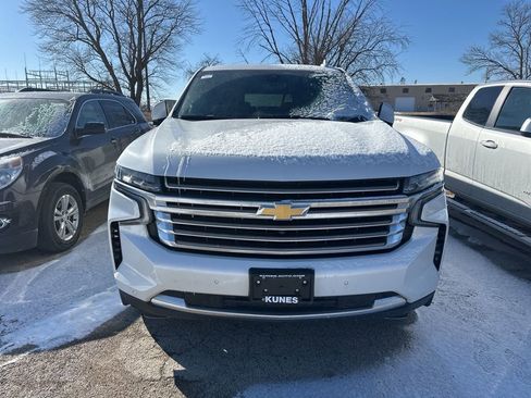 Used 2021 Chevrolet Suburban High Country w/ Premium Package image 15