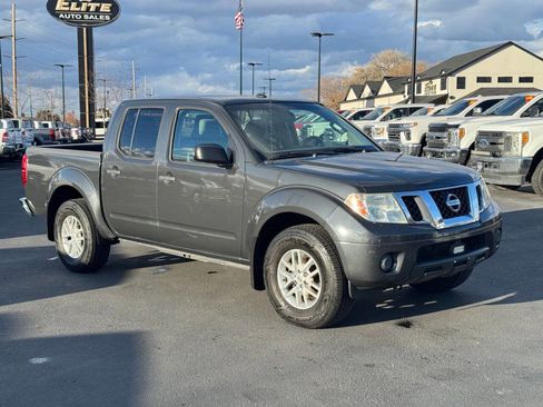 Used 2015 Nissan Frontier SV image 11