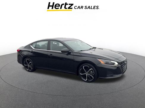 Used 2025 Nissan Altima 2.5 SR image 1