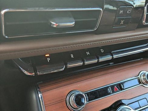 Used 2024 Lincoln Aviator Reserve w/ Equipment Group 201A image 12