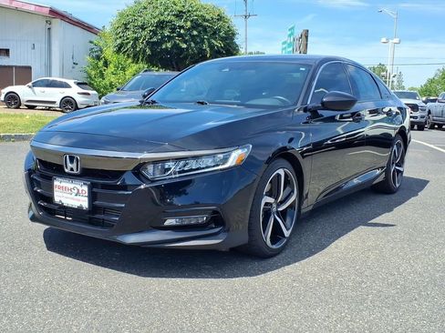 Used 2018 Honda Accord Sport image 3
