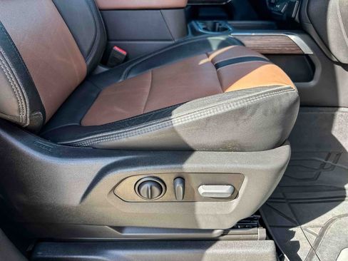 Used 2021 Chevrolet Silverado 1500 High Country image 24