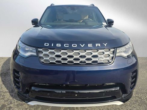 Used 2023 Land Rover Discovery Metropolitan Edition image 8