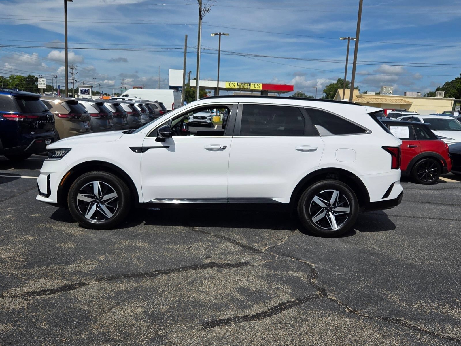 Used 2023 Kia Sorento EX FWD image 4