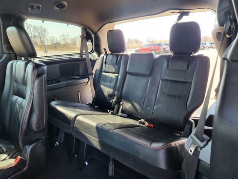 Used 2017 Dodge Grand Caravan GT image 35