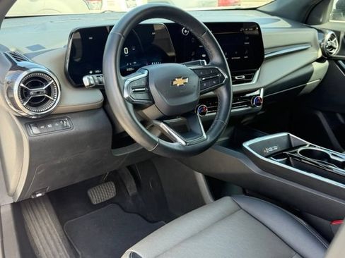 Used 2025 Chevrolet Equinox LT w/ Convenience Package II AWD/4WD image 12