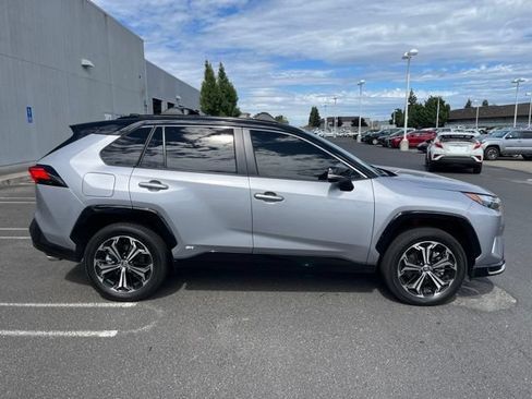 Used 2025 Toyota RAV4 XSE w/ Premium Package AWD/4WD image 4