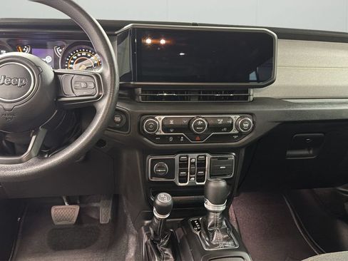 Used 2025 Jeep Wrangler Unlimited Sport AWD/4WD image 24
