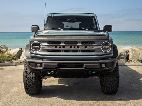 Used 2021 Ford Bronco Big Bend w/ Sasquatch Package AWD/4WD image 2