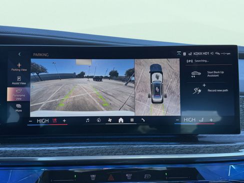 Used 2023 BMW 740i image 70