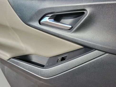 Used 2026 Chevrolet Equinox LT w/ Convenience Package II FWD image 18