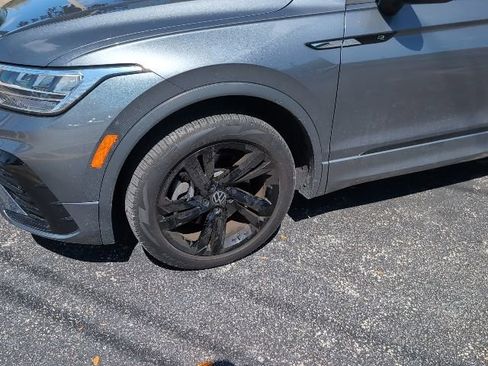 Used 2023 Volkswagen Tiguan SE R-Line image 7