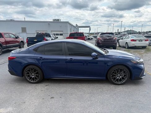 Used 2025 Toyota Camry SE FWD image 4