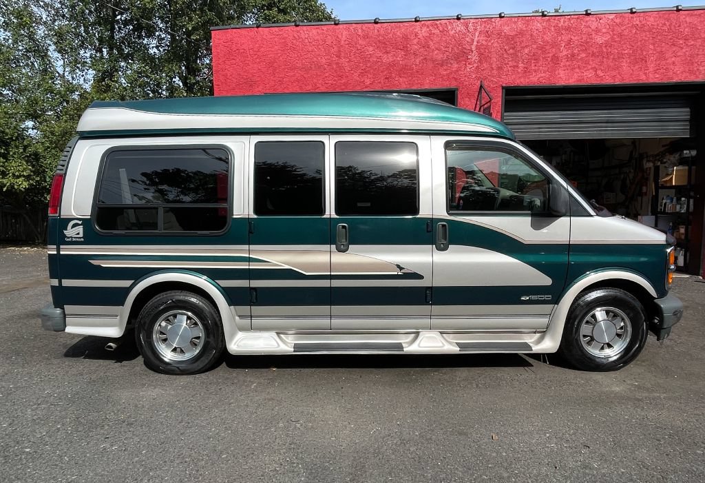 Used 1997 Chevrolet Express 1500 RWD image 1