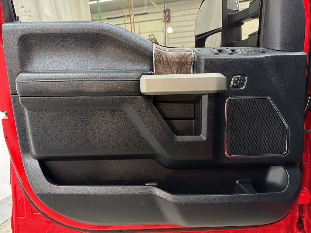 Used 2018 Ford F250 Lariat w/ Chrome Package AWD/4WD image 32