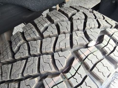 Used 2022 GMC Sierra 1500 AT4X image 13