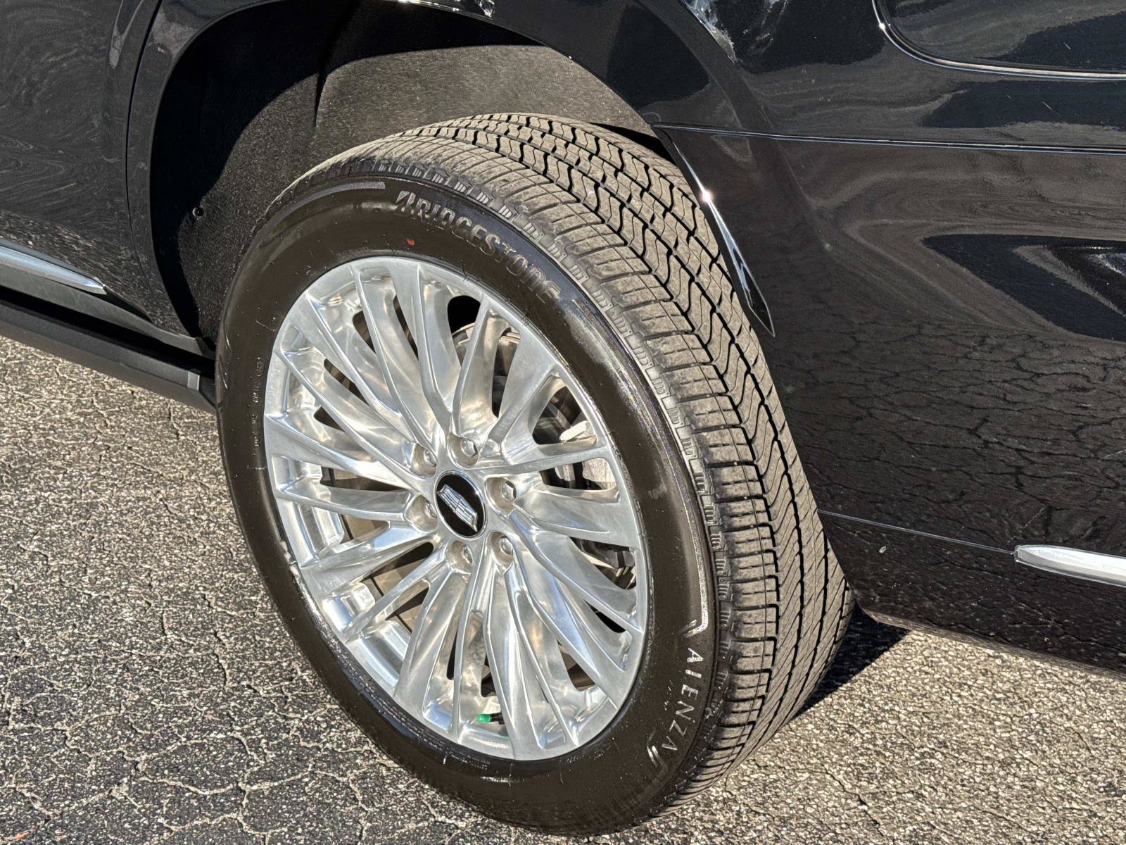Certified 2026 Cadillac Escalade Luxury AWD/4WD image 12