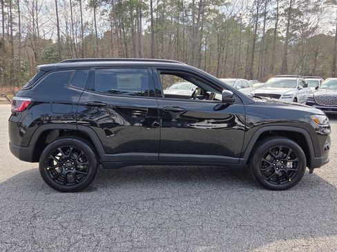 New 2026 Jeep Compass Latitude image 13
