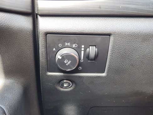 Used 2022 Jeep Grand Cherokee Laredo E image 29