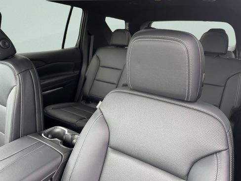 New 2026 Chevrolet Traverse LT w/ Midnight/Sport Edition AWD/4WD image 16