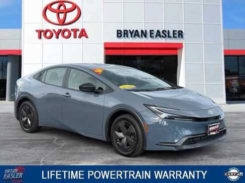 Used 2024 Toyota Prius LE FWD image 1