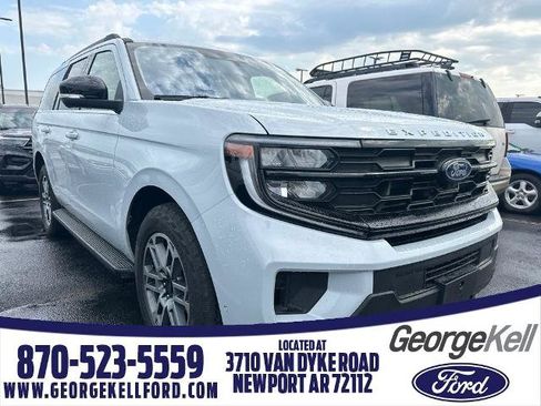 Certified 2025 Ford Expedition Active AWD/4WD image 1