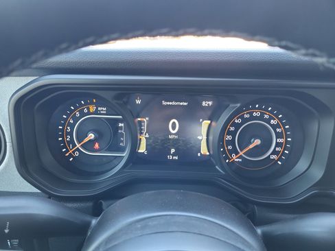 New 2025 Jeep Gladiator Sport image 10