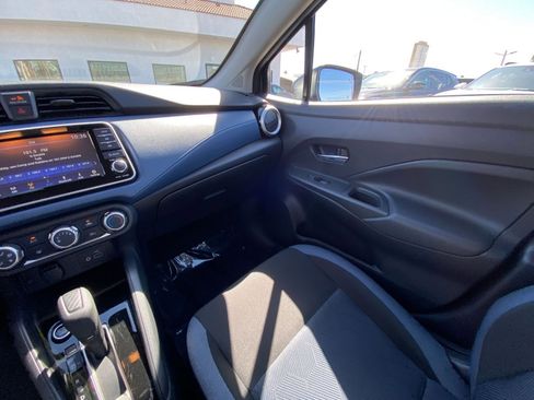 Used 2025 Nissan Versa SV image 33