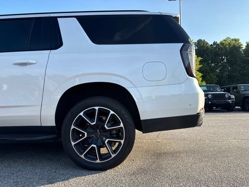 Used 2025 Chevrolet Suburban RST w/ Comfort Package AWD/4WD image 11