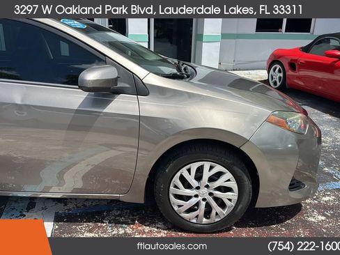 Used 2017 Toyota Corolla LE image 15