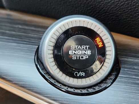 Used 2024 Jeep Wagoneer L Series II w/ Flexible Seating Group image 16