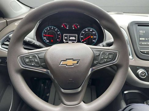 Used 2017 Chevrolet Malibu LT w/ LPO, Convenience Package 2 image 17