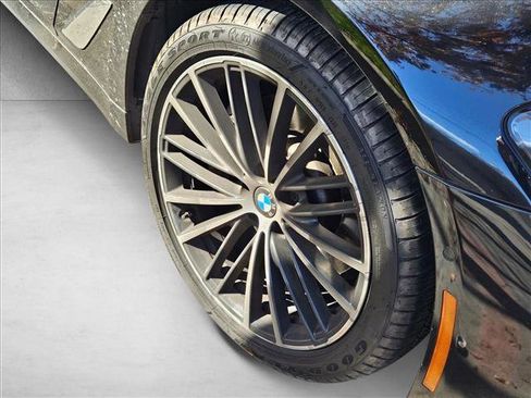 Used 2021 BMW 530i image 5