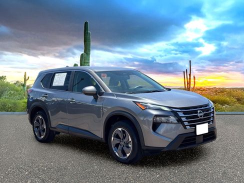 Used 2025 Nissan Rogue SV FWD image 7