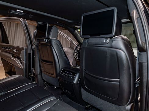 Used 2021 Cadillac Escalade Sport w/ LPO, Illumination Package image 25