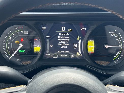 Used 2024 Jeep Wrangler Unlimited AWD/4WD image 29