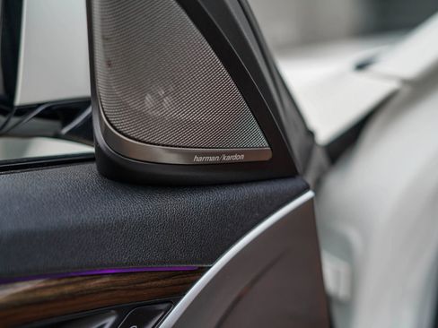 Used 2019 BMW 540i xDrive w/ M Sport Package image 11