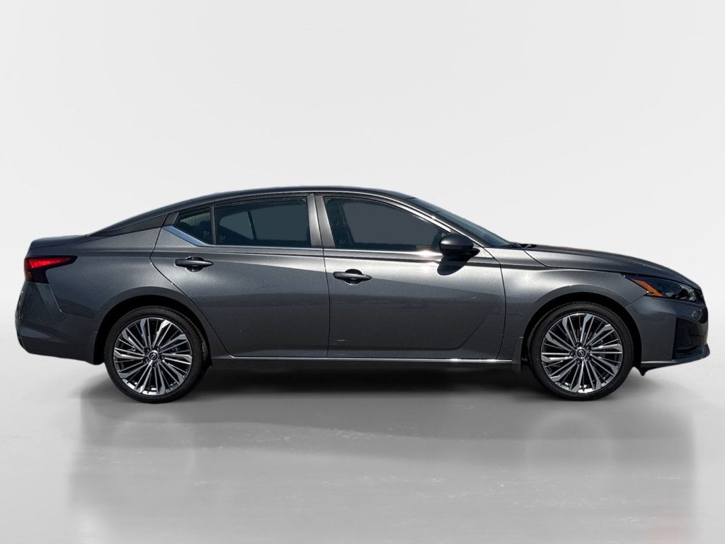 Used 2026 Nissan Altima 2.5 SV w/ SV Premium Package AWD/4WD image 7