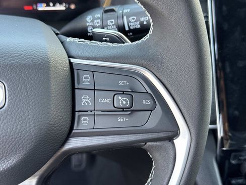 New 2026 Jeep Grand Cherokee Laredo image 9