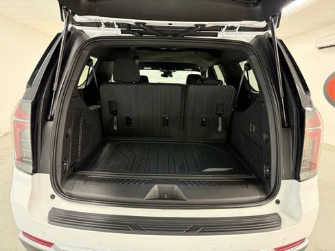 New 2026 Chevrolet Suburban LS image 8